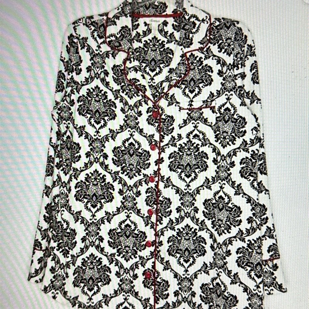 Soma embraceable cool night’s damask pajama set. Size Med. Like new.